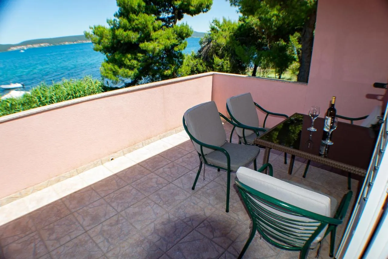 Apartman Utiha Nevidane 0*,