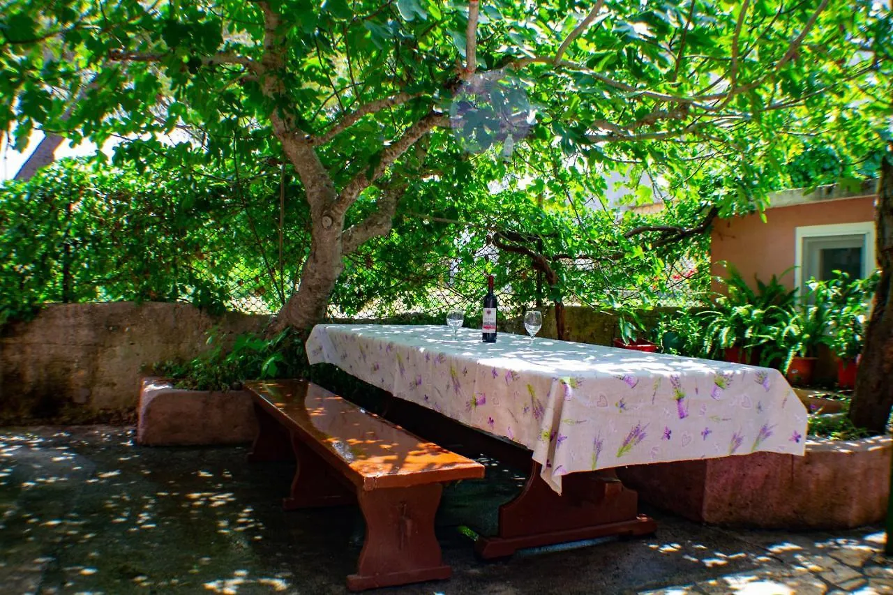 Apartman Utiha Nevidane
