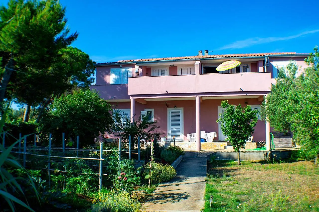 Apartment Apartman Utiha Nevidane